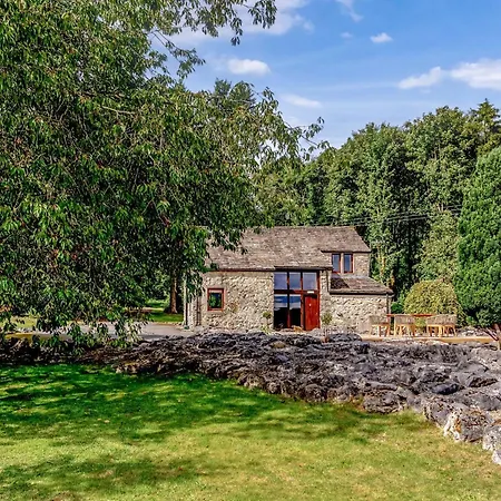 Long Ashes Park * Threshfield