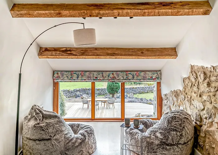 Long Ashes Park * Threshfield