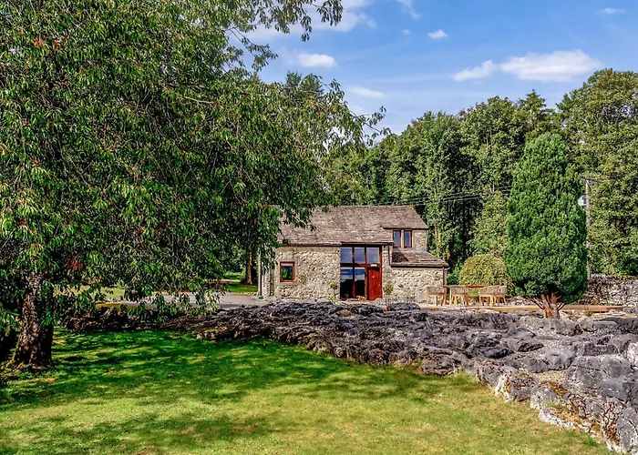 Long Ashes Park * Threshfield