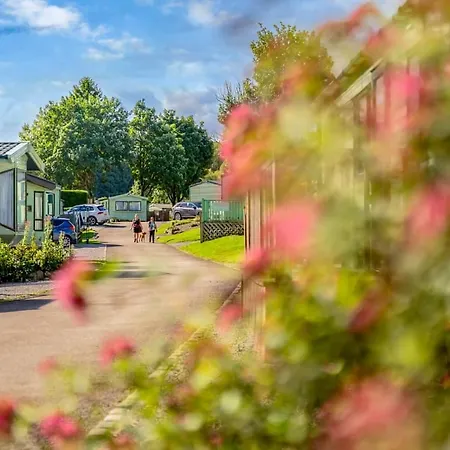 Long Ashes Park Kompleks wypoczynkowy *