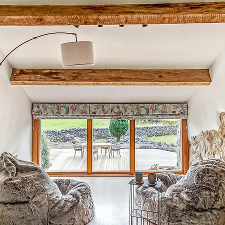 Long Ashes Park * Threshfield